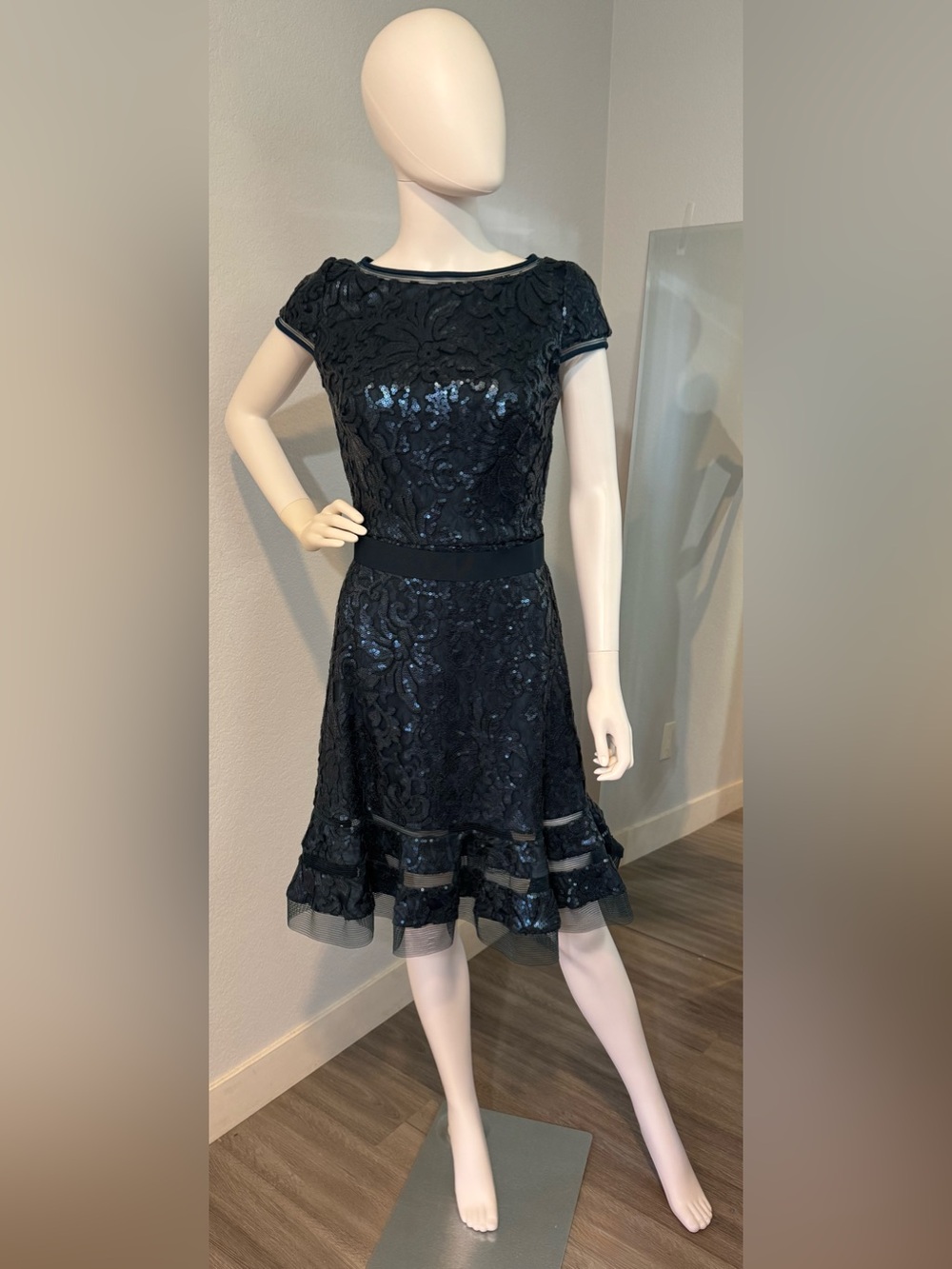 TADASHI SHOJI Navy Blue Sequin Lace Fit & Flare Cocktail Dress Size 4